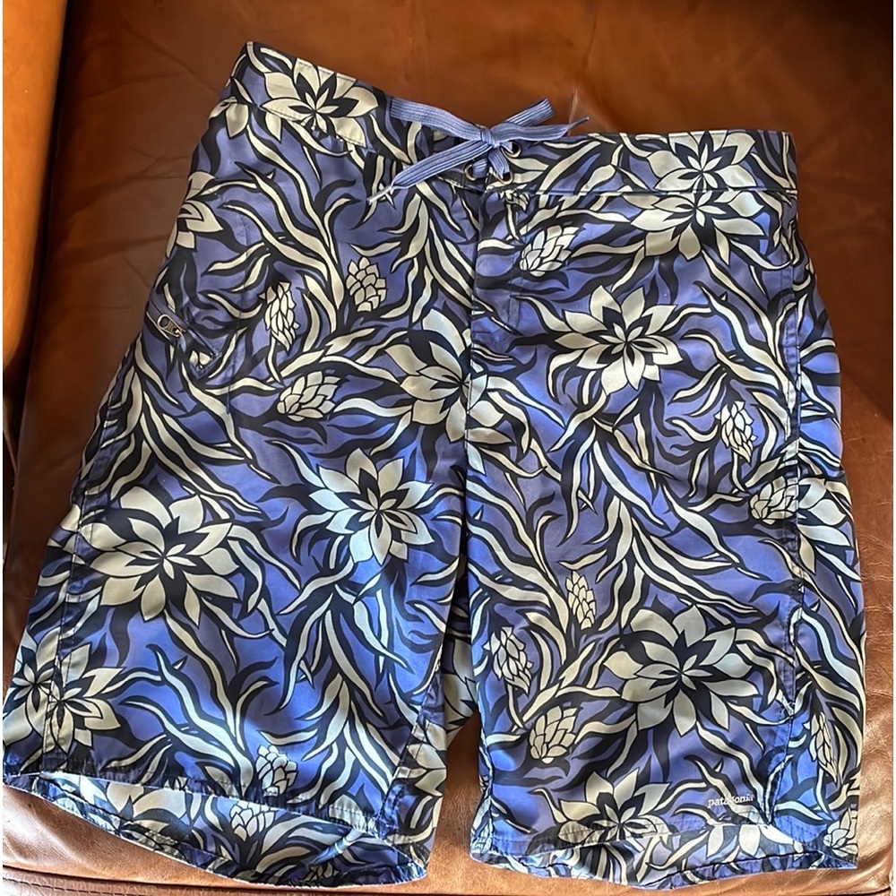 NWT Boys Patagonia Boardie Shorts Size XL